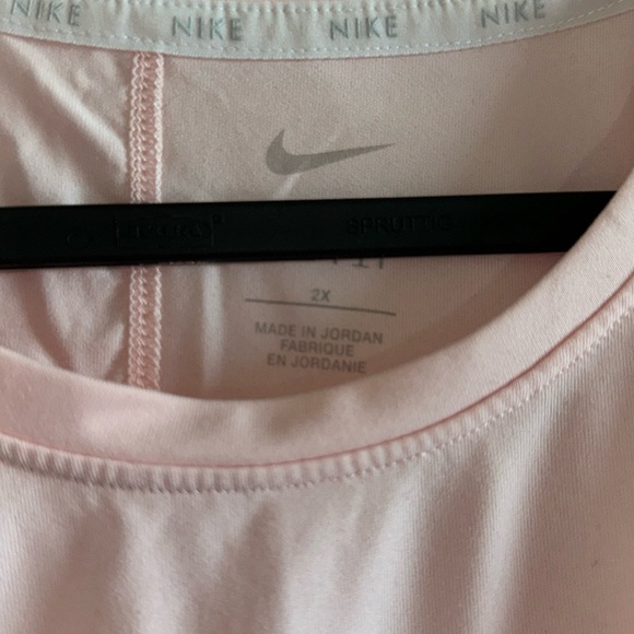 Women’s Pink Nike Dri-Fit Tee 2X - Great condition with no flaws! - Picture 3 of 7